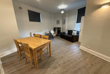 2 bed flat, Birch Lane, Longsight, Manchester, M130WW - Image 2